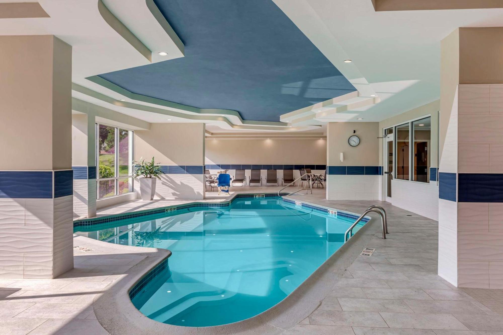 Best Western Plus North Shore Hotel Данверс Экстерьер фото