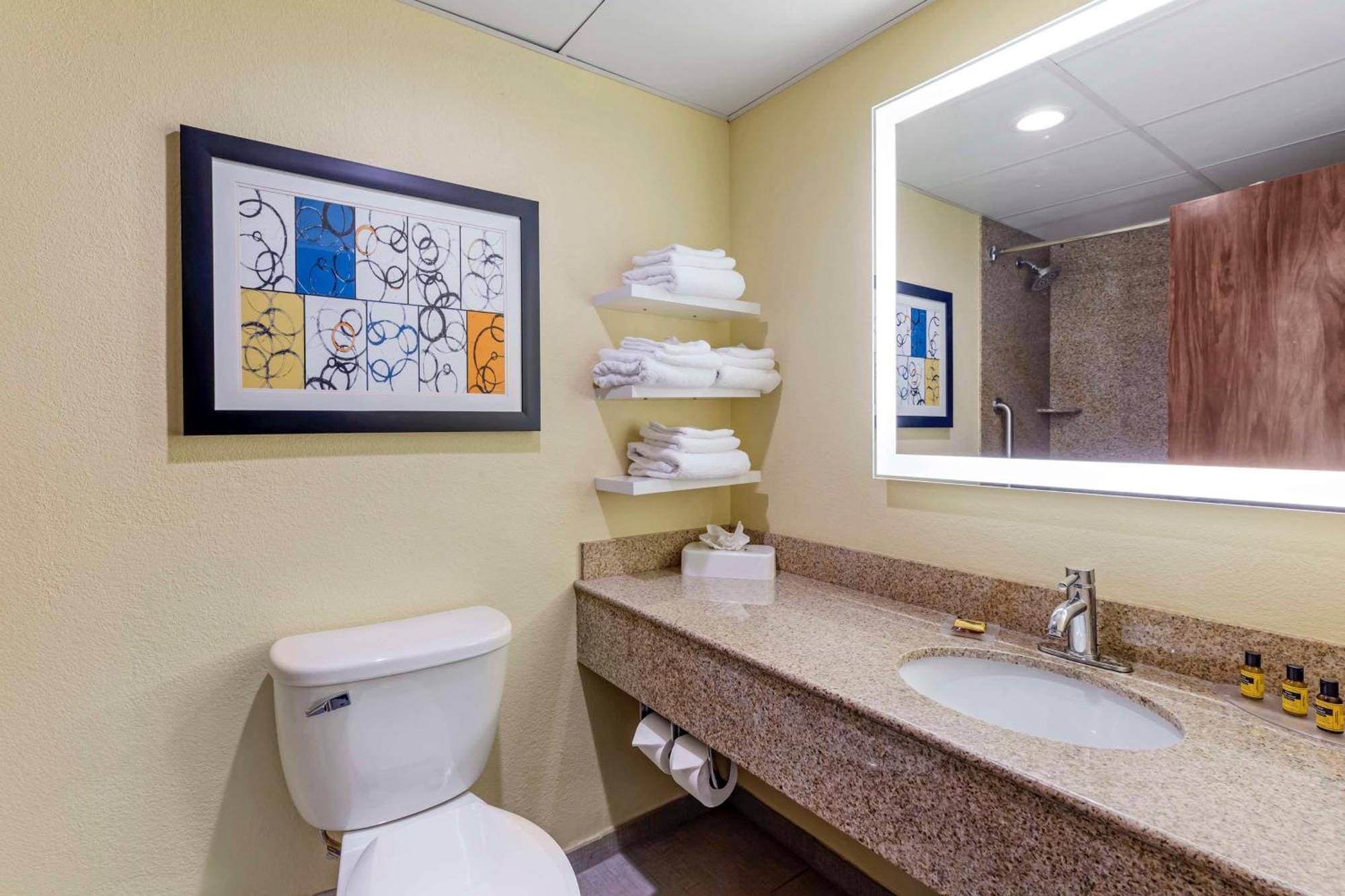 Best Western Plus North Shore Hotel Данверс Экстерьер фото