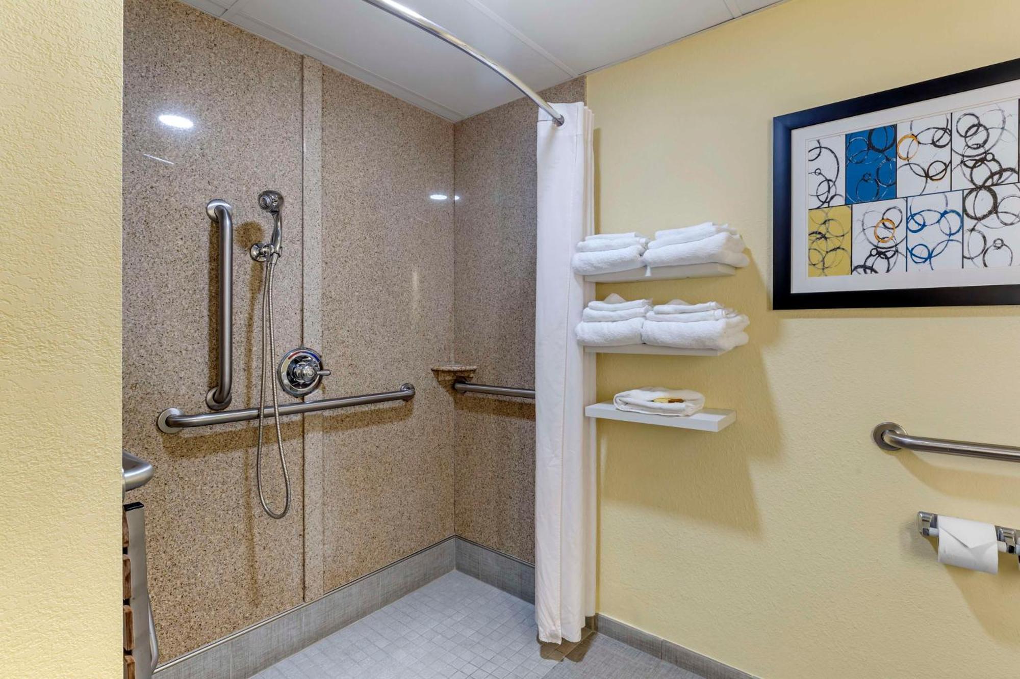 Best Western Plus North Shore Hotel Данверс Экстерьер фото