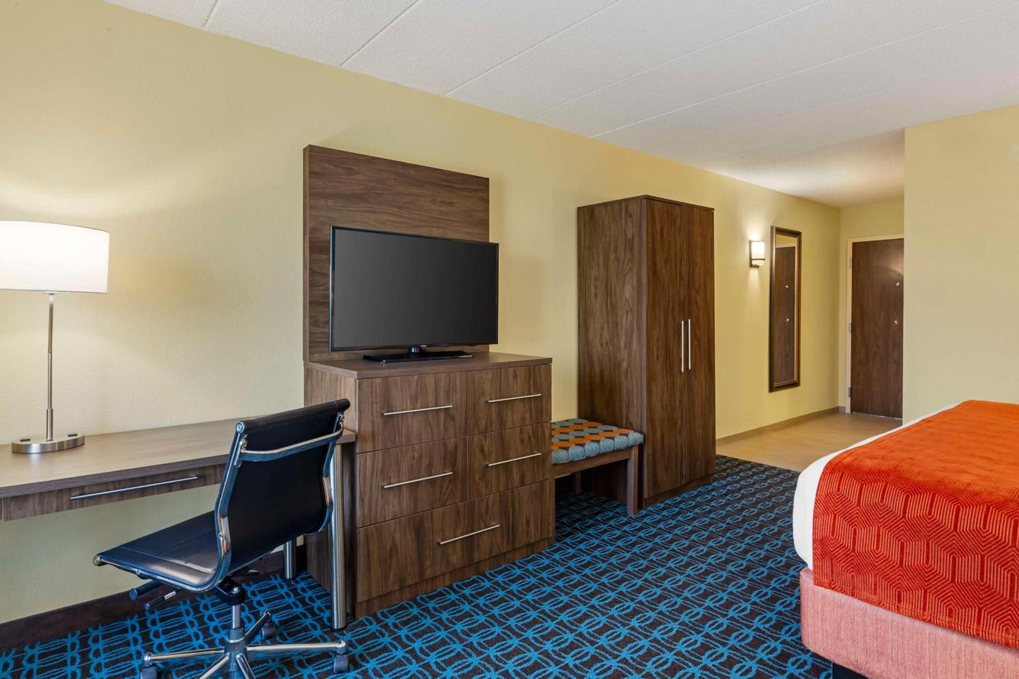 Best Western Plus North Shore Hotel Данверс Экстерьер фото