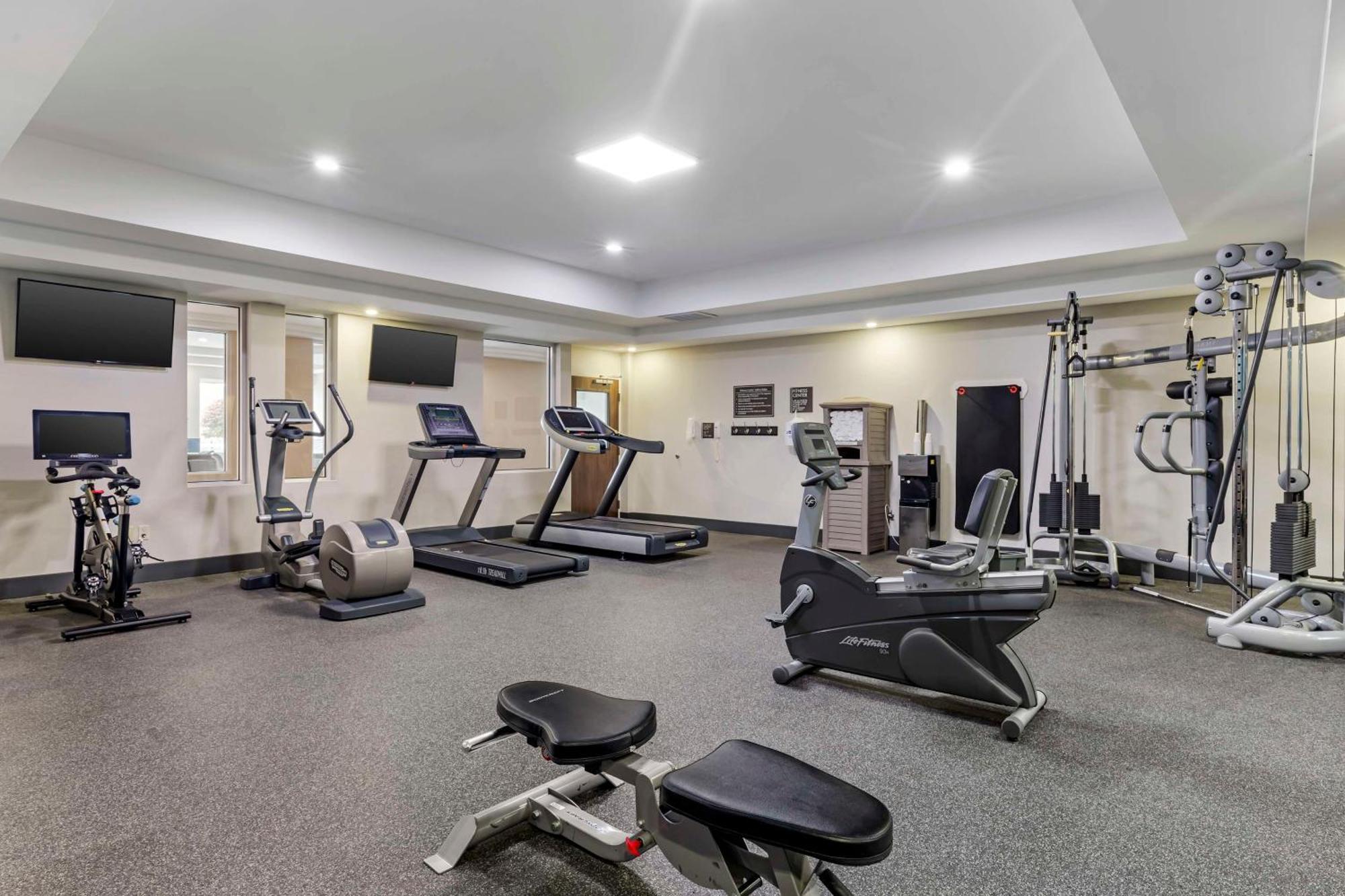 Best Western Plus North Shore Hotel Данверс Экстерьер фото