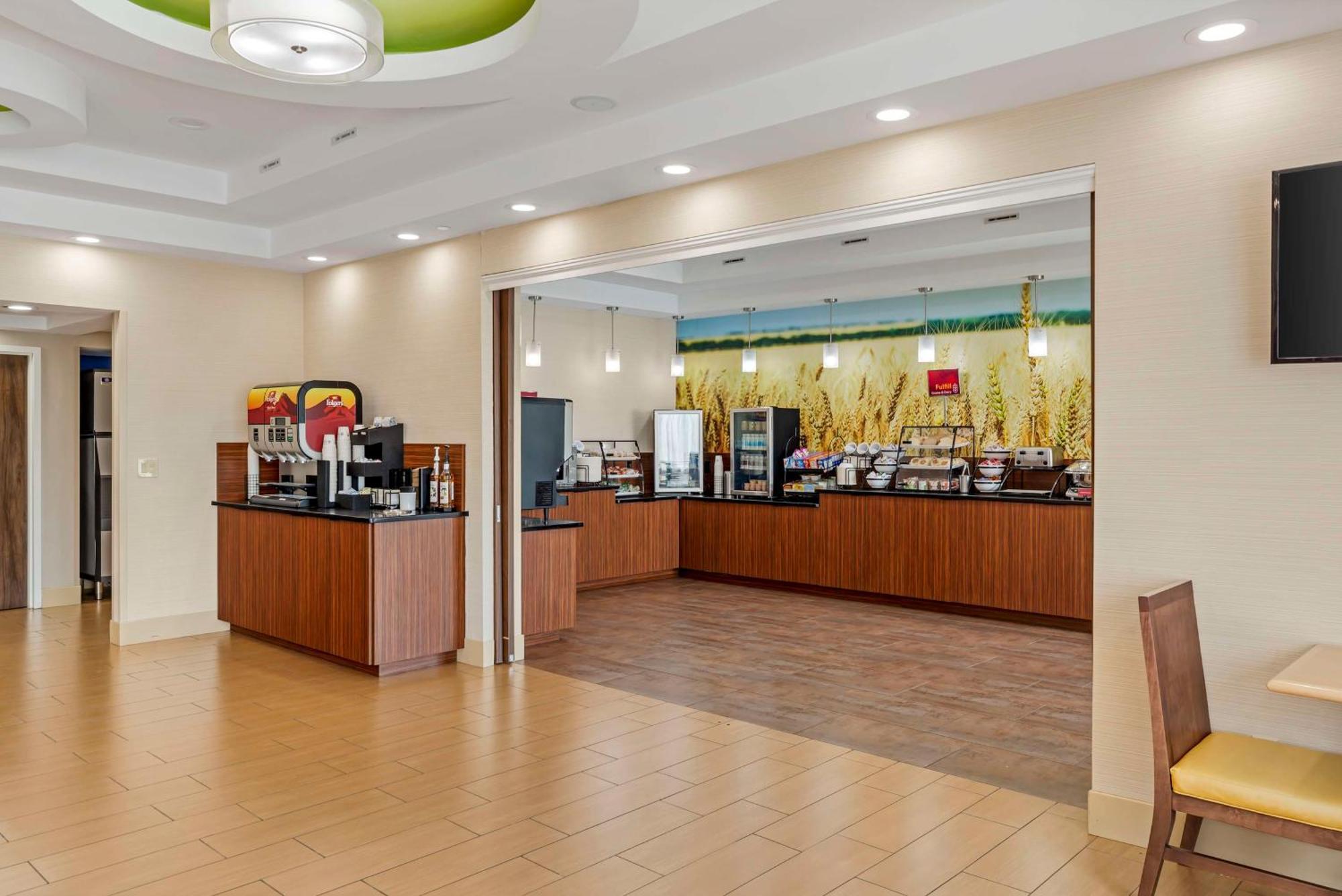 Best Western Plus North Shore Hotel Данверс Экстерьер фото
