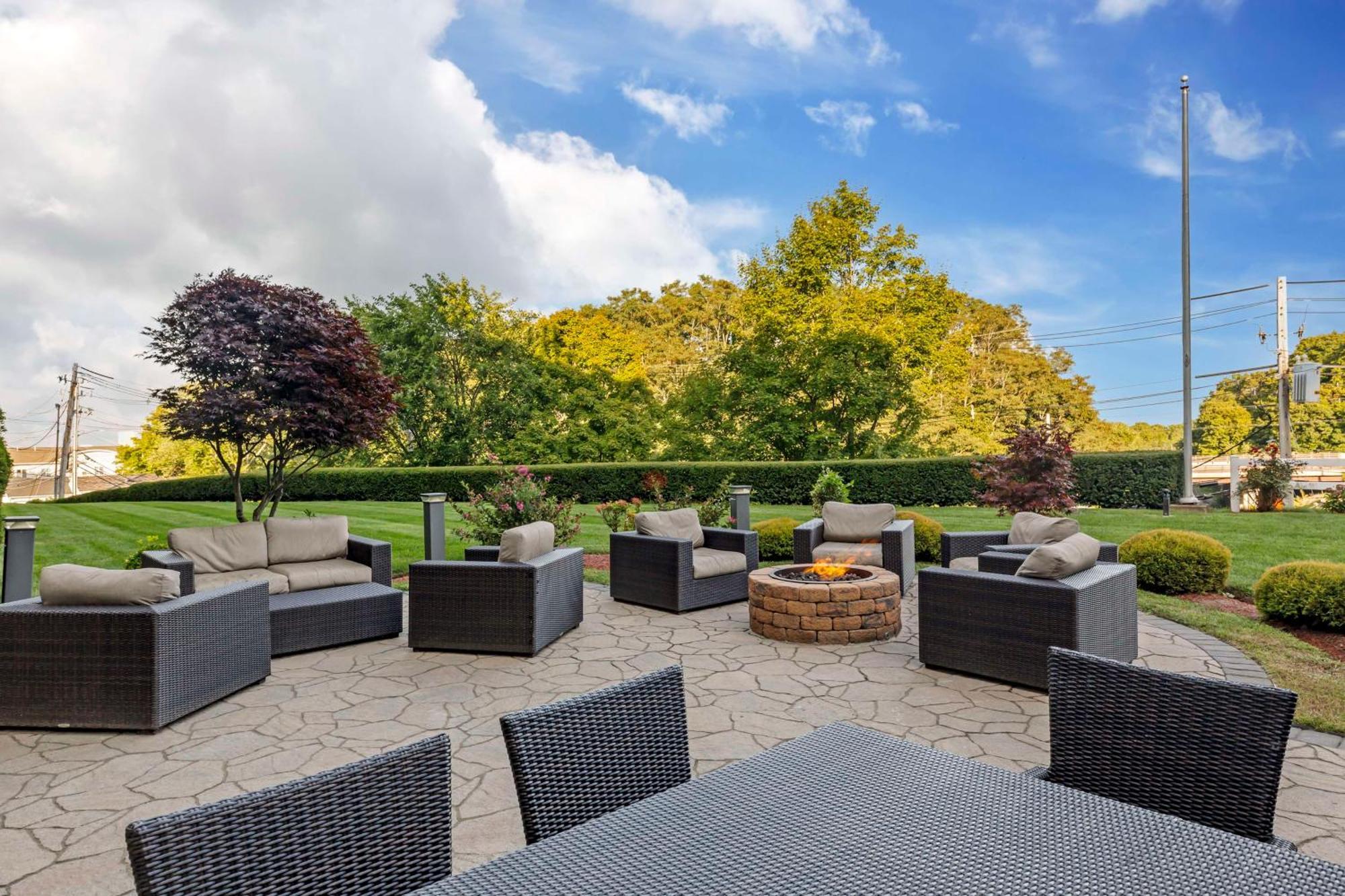 Best Western Plus North Shore Hotel Данверс Экстерьер фото